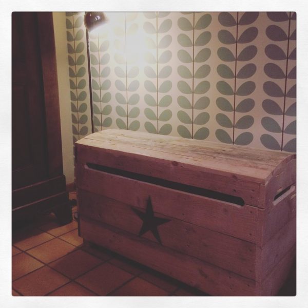 Coffre à Jeux en Bois